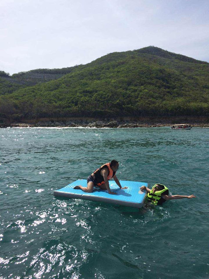 JSBOARD2's tweet image. 1.5m×1.5m Inflatable Floating Platform.
The size,color and logo can be customized.