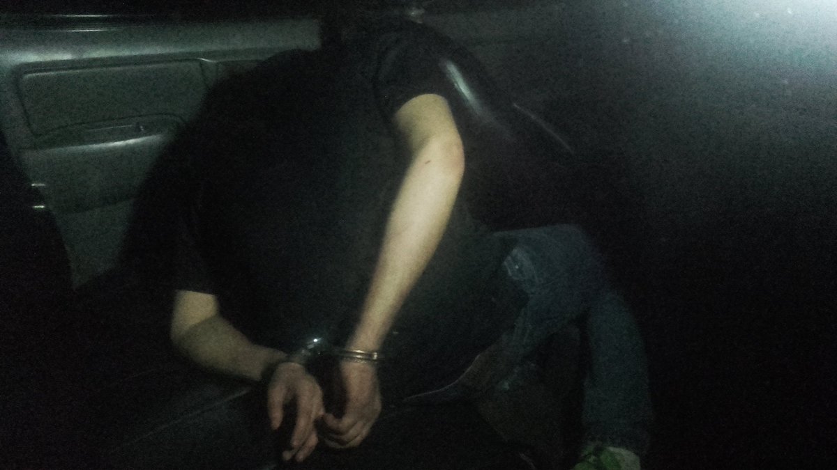 jorge_pl's tweet photo. Una mujer resulto herida de bala luego que su esposo la atacara después de una discusión en el interior de un carro en  #Retalhuleu. https://t.co/g09bEEua7j