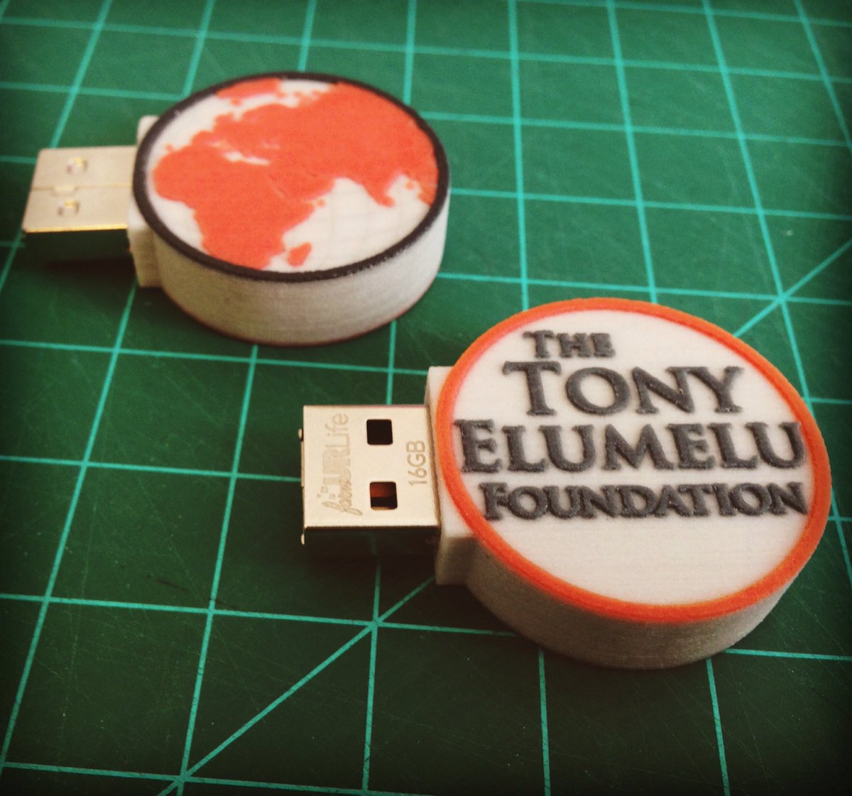 FormURLife's tweet photo. Any logo, any shape, anywhere in the world. (3D Printed flash drive design for an African philanthropist organization.) 🌍
#3dp #tech https://t.co/DAX9cAFcYN