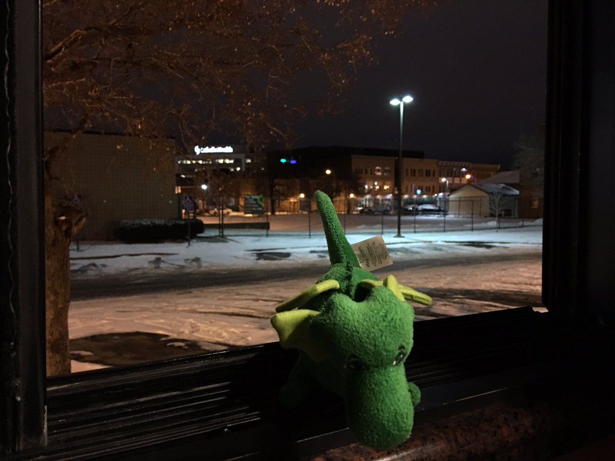 MrPuffMDragon's tweet photo. It's so cold in #Buffalo that a dragon needs to head inside! https://t.co/dthEeQxS6e