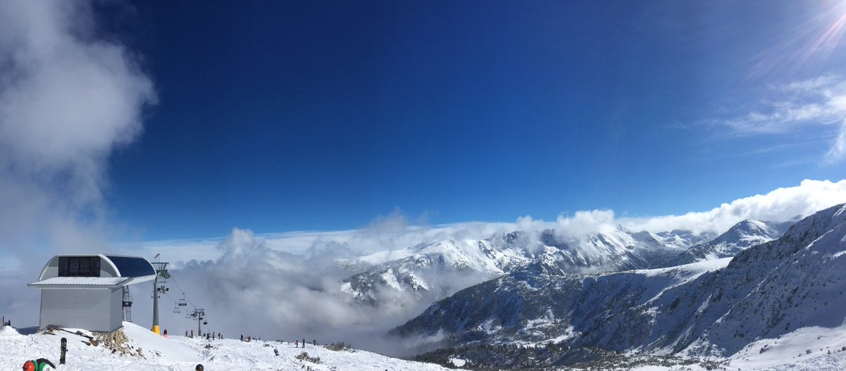Bansko_ski's tweet photo. Here is our #photooftheweek - if any of you have a snap to rivals ours, please share 😝 #Bansko https://t.co/AZCQCK82Gv