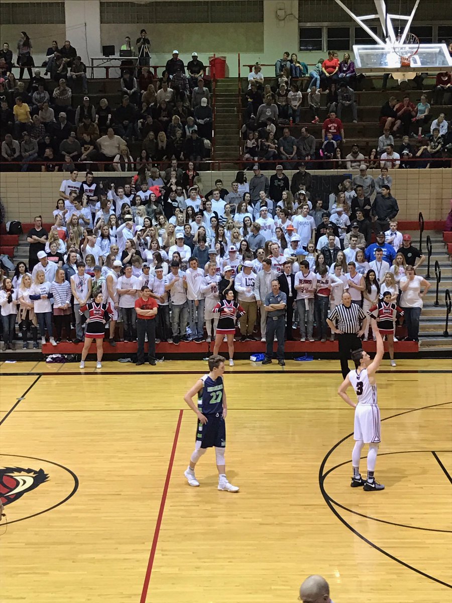 brhsstudents's tweet photo. Best Student Section in the state!����🙌🏼🔥 #DefendTheDen #WEareBR #BRignite17 https://t.co/IZ0KRlGH78