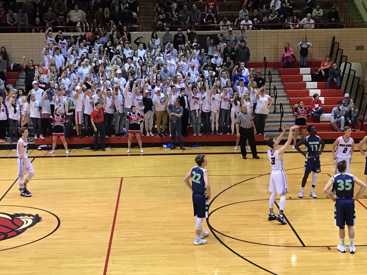brhsstudents's tweet photo. Best Student Section in the state!����🙌🏼🔥 #DefendTheDen #WEareBR #BRignite17 https://t.co/IZ0KRlGH78