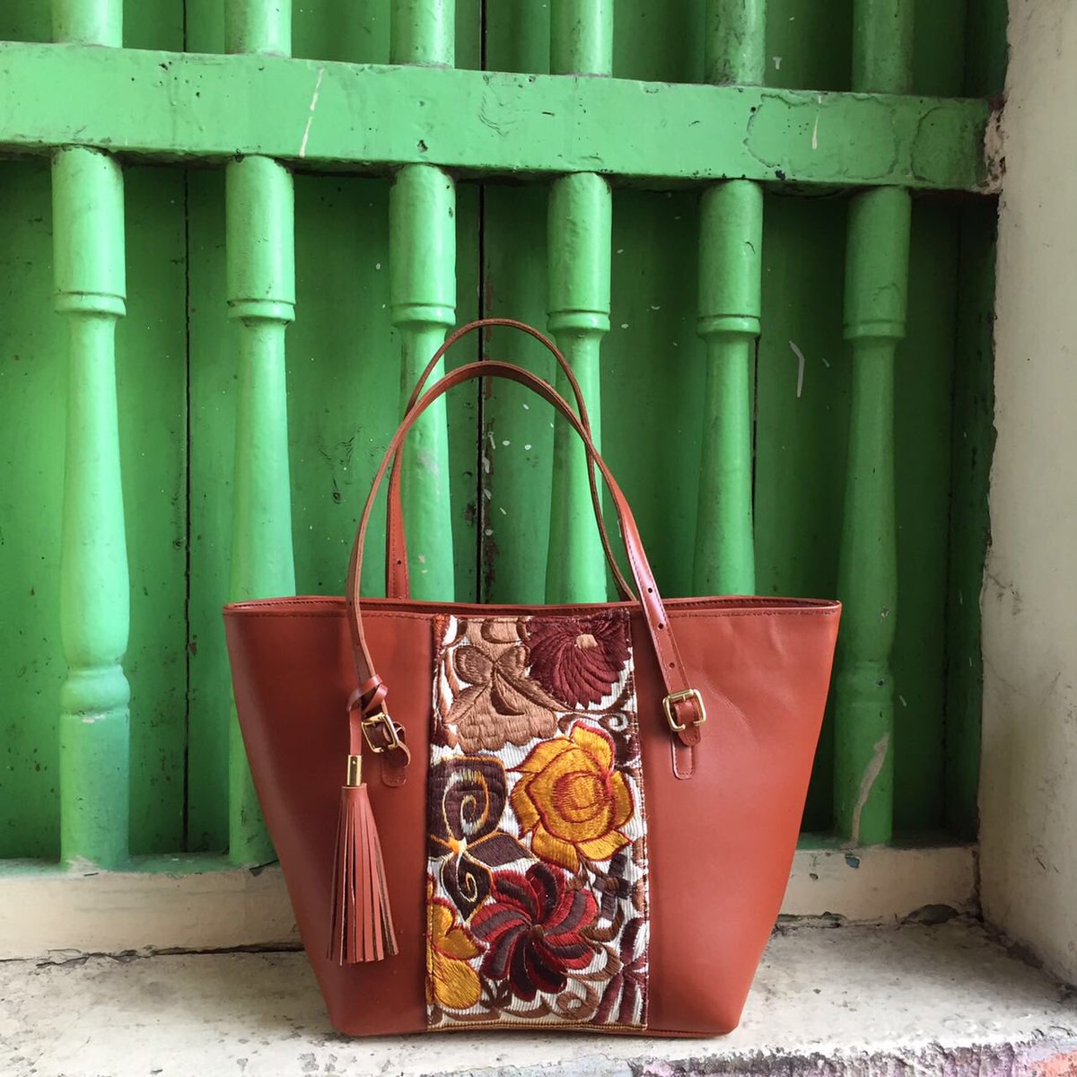 kerengv's tweet photo. #viernes_tradicional #mexican #mexicocreativo #muymuymexicano #mexingers #colorful #moda #hechosmano #etsy #hechosenmexico #veracruz https://t.co/fcUdHWhzdq
