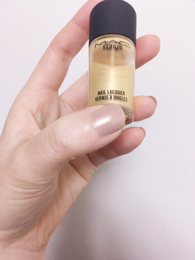 Suwasayaka 返信遅くてすみません こちらは Macのスタジオネイルラッカー ピンクパール です もう大分前にmacは ネイルポリッシュの生産販売を終了してしまったそうなので今は売っていませんが なにかの参考になれば