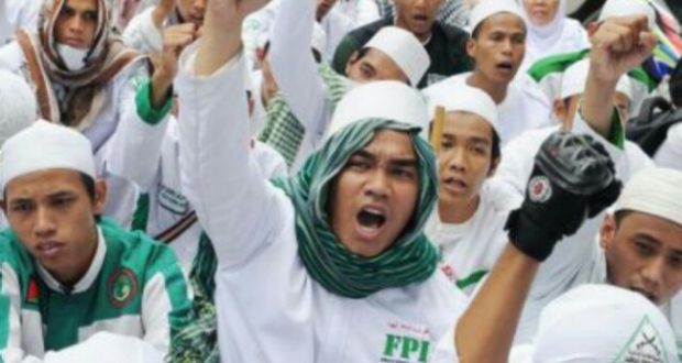 arvi_tangerang's tweet photo. FPI Kabupaten Tangerang Kerahkan Massa Ikut Aksi 112
https://t.co/XzCwQuNymw
#BREAKING #TANGERANG @DaerahTangerang https://t.co/LXm45p85o5