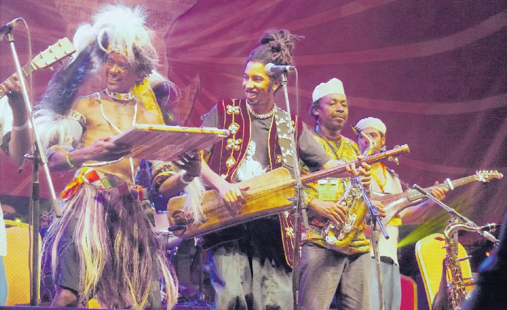 TheCitizenTz's tweet photo. ECSTASY AS SAUTI ZA BUSARA SHOW GETS UNDERWAY IN Z’BAR https://t.co/NmDWgXLYLu  @sautizabusara @p_owere #SautiZaBusara2017 https://t.co/gEOwlkilJ7