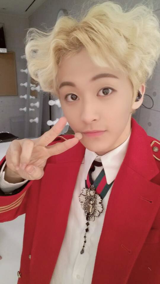 melonmark_th's tweet photo. [OFFICIAL] 170211 #NCT Vyrl Update with #MARK #마크 #NCT_DREAM 💕
https://t.co/plPgonhJZp https://t.co/v9xP6vdcvj