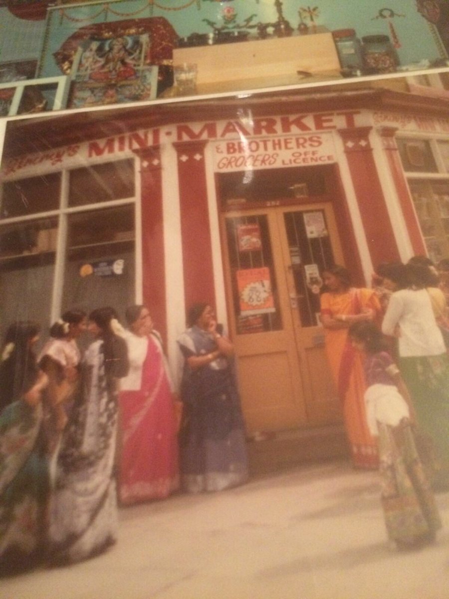 BarnDirect's tweet image. Throwback to where it all started! #backinthedays #openallhours #familysuport #barnditect