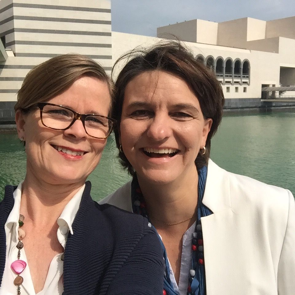 careerbyher's tweet image. Photoshoot with the lovely Francis for our online course 'My Portable Career'!#myportablecareer #suitcasecareer #expatspouse