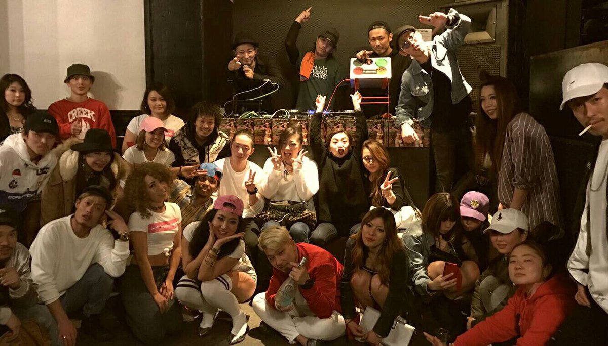T_SOUND_Sunao's tweet photo. GYAL&amp;DO ありがとうございました🙏
女子率高め⬆️⬆️
餃子もめちゃ美味しかったです！！
#静岡 #浜松 #G_SIDE #福みつ https://t.co/63BRf8k7Bu