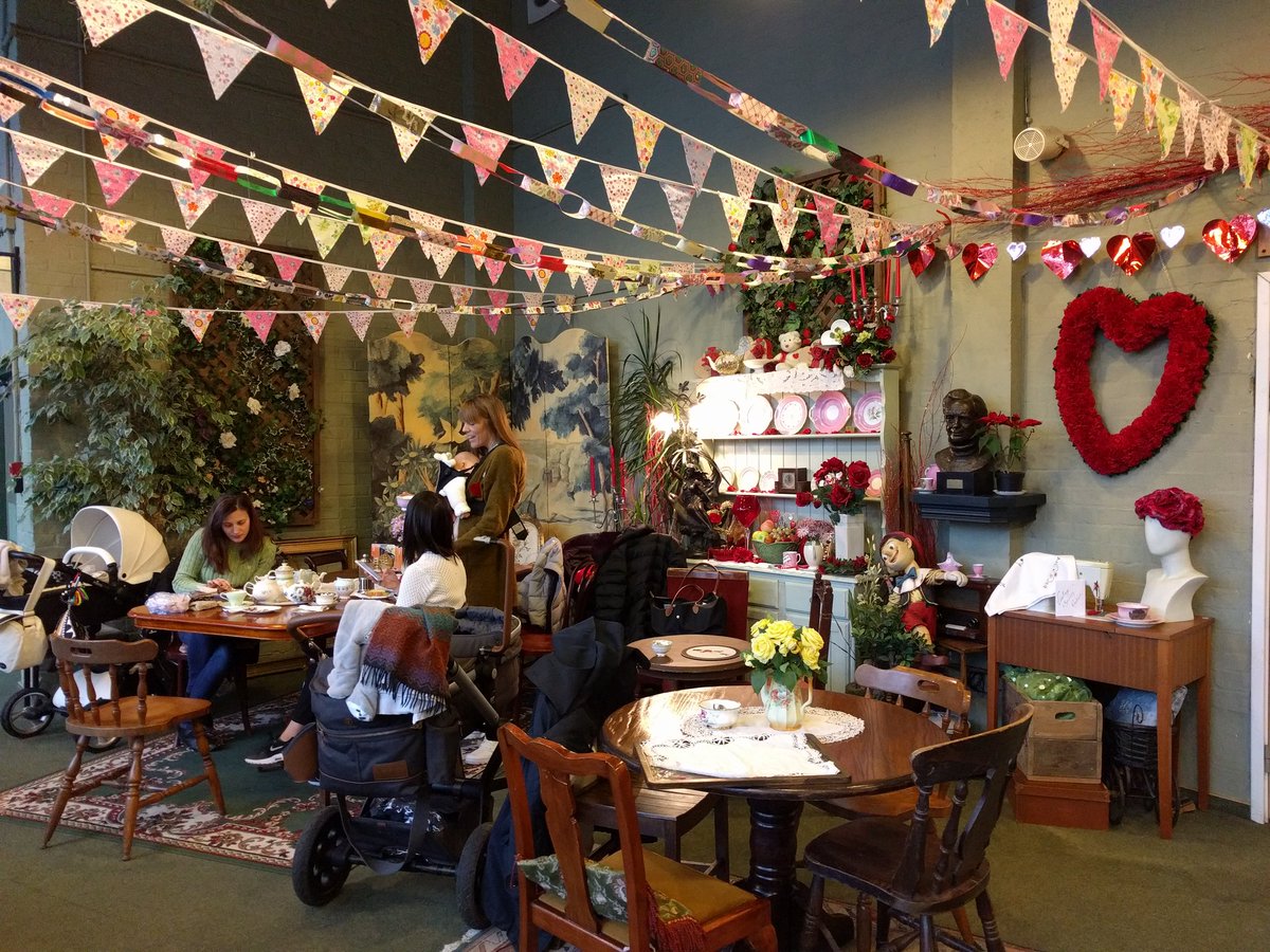 Loubloom's tweet photo. Tea Darling's? Vintage  afternoon tea in #Ealing such a wonderful place @questorstheatre  blog to follow soon! https://t.co/detsx26ovj https://t.co/SZQQLi9Zhq