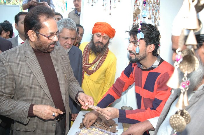 naqvimukhtar's tweet photo. “Hunar Haat” is a strong mission to promote &amp; provide national-international markets to master artisans/craftsmen of Minority communities. https://t.co/hSRPumQvXJ