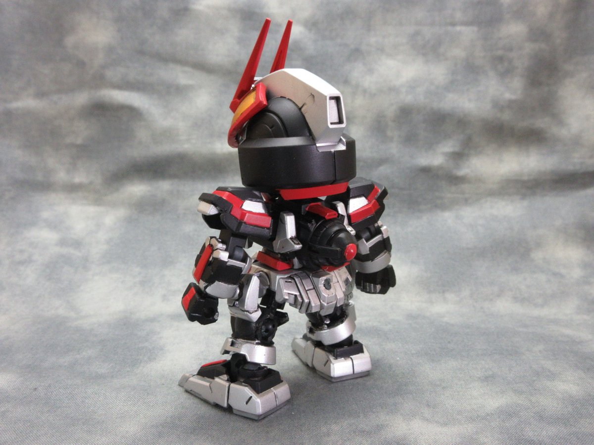 と言う訳で仮面ライダーファイズモチーフのガンダム555(トライエス
