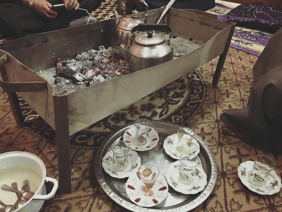 hadisid131's tweet photo. النفسية طلبت چاي ع الچمر ☺️
اشرب چاي او اروح انام احسلي 
عيشتيش تويتريش 🏃🏼 https://t.co/gEO7ycqIW6