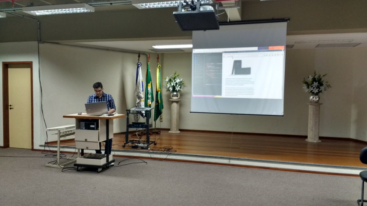 cmilfont's tweet photo. #cejs2017 criando um app em React Native em 15 minutos com @joao_neto https://t.co/tqmLNzIuuJ