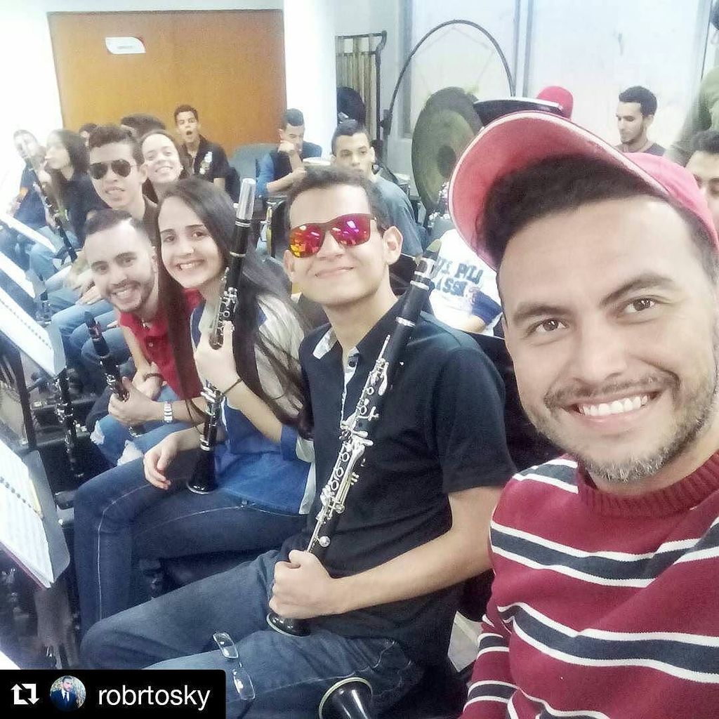 En esta orquesta todos lo son 💪💪💪
.
#Repost @robrtosky with <a href="/repostapp/">Repost</a>
・・・
Ensayando con e… ift.tt/2lBGfP9