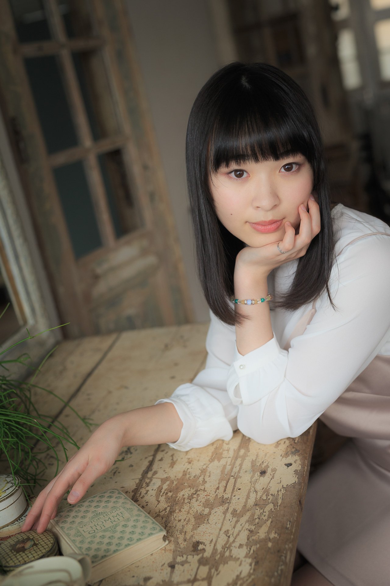 芹沢希 