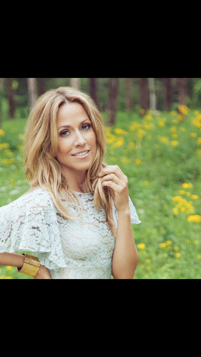 Happy birthday Sheryl Crow (1962). 