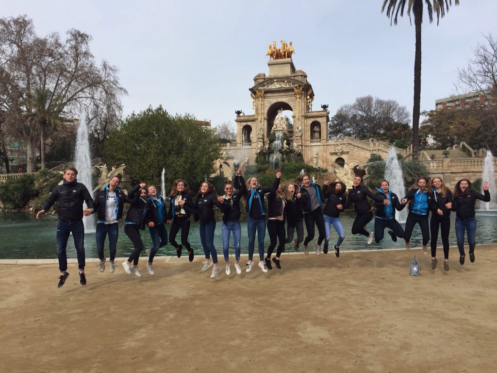 The picture says it all! #goodspirit #Barcelona #beterworden #team #joinhcdb