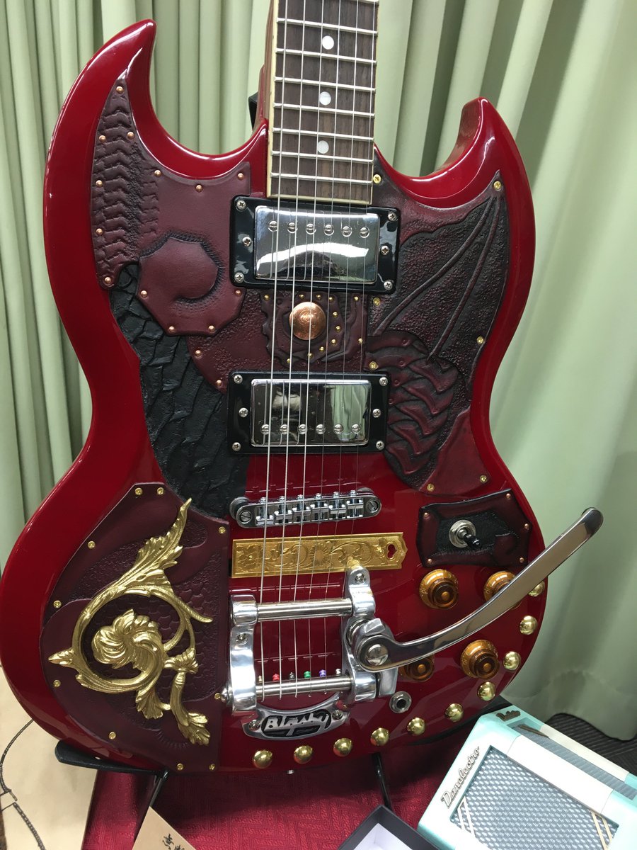 Sensitivecube No Twitter Well Decorated Guitar Cool Leather Art Rodeojet さんのどえらいかっこいいギター ストラップも素敵 スチームパンクマーケット Steampunk Tokyo Indieart Japan T Co Nucffd66sx