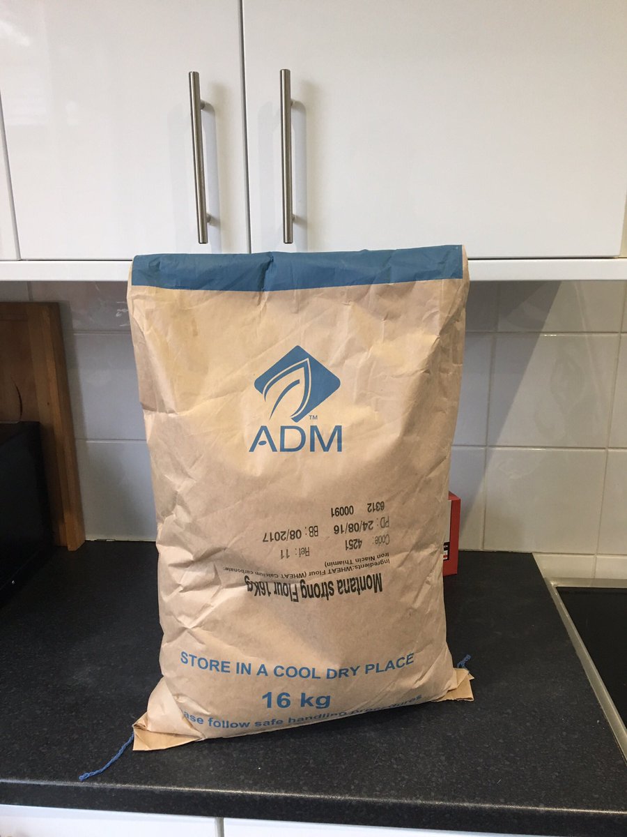ChilderditchFms's tweet photo. @SyngentaCropsUK #dosomthingdifferent today. Baked my first ever loaf. Need to work on the shape a bit but not bad https://t.co/hlTaB37h7W