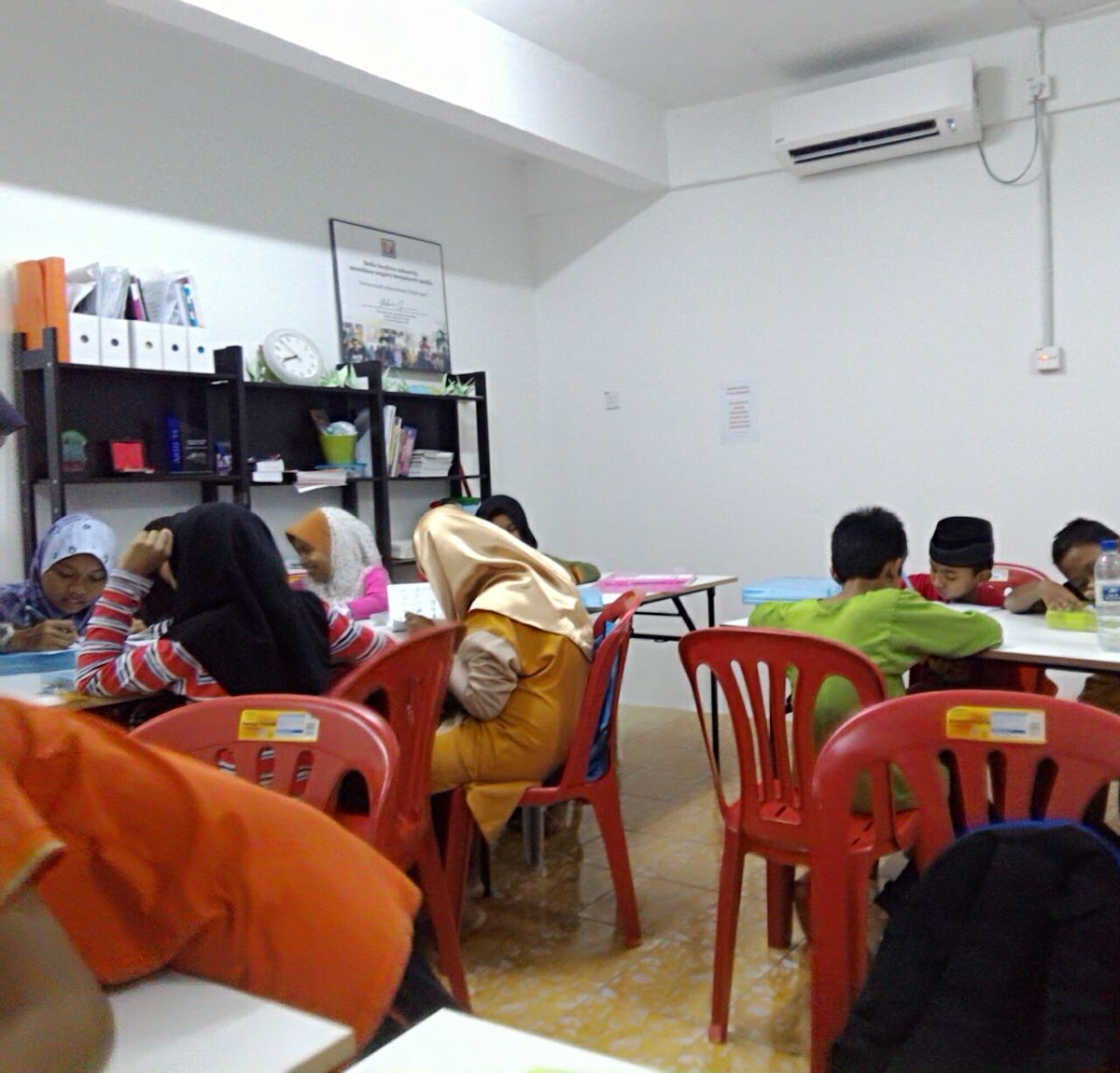 KelasLPS's tweet photo. #tb KR Nilai (6&amp; 7feb). Minggu hadapan seperti biasa 😁😁 https://t.co/w7SfXGbRQA