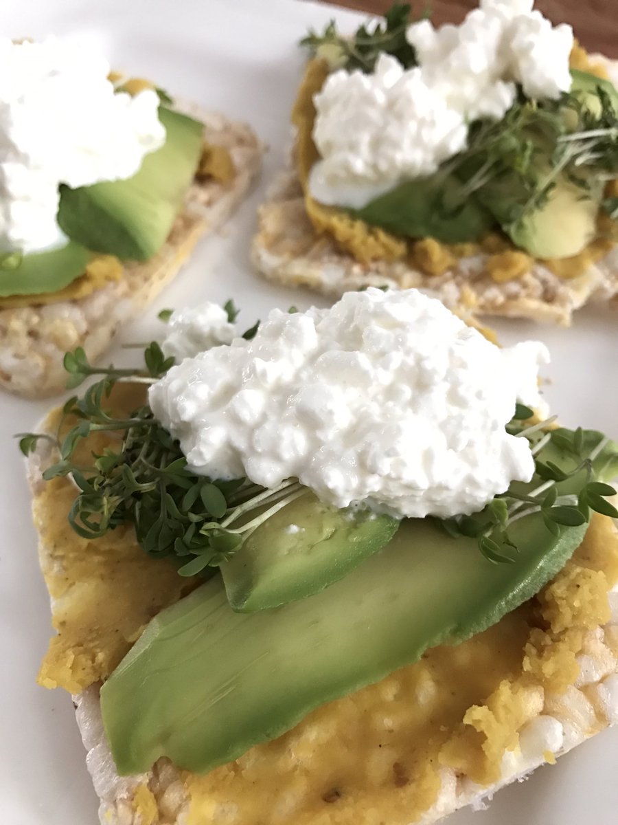 Ontbijt- en lunchinspiratie. Wil je weten wat al dit lekkers is? Check onze instagram. Zoek op qucinanl. 💚🥑🍌