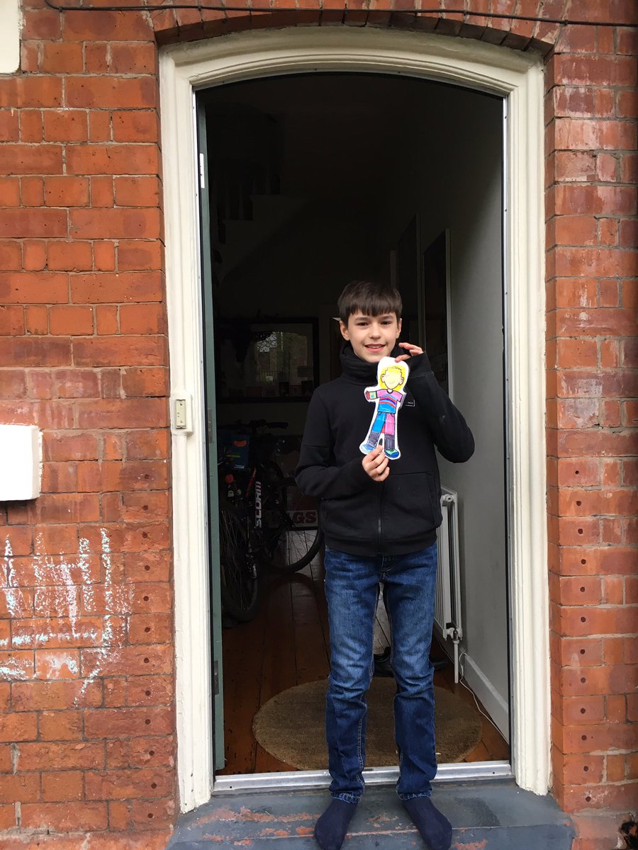 showmemcr's tweet photo. Yay! Look who's just arrived in #manchester #flatcharlotte @dseiggel @scampbellkenny https://t.co/yJggoibbfQ