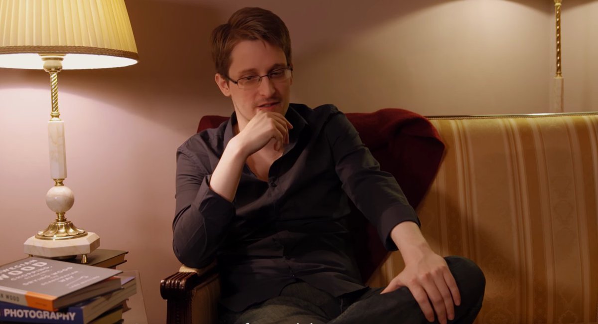 thenextweb's tweet image. Russia considers returning Snowden to US as a 'gift' to Trump tnw.me/D2bm5yZ