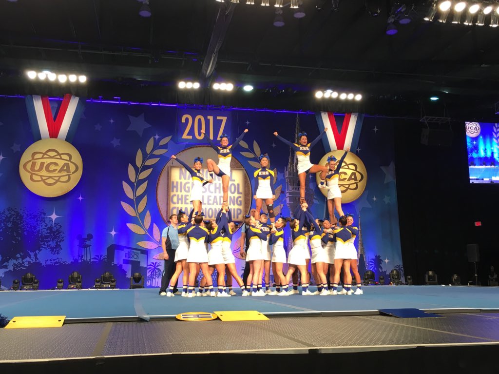 UCAupdates's tweet photo. Impressive pyramid work from these Large Varsity teams! #UCAnationals https://t.co/AM49OtqmMm