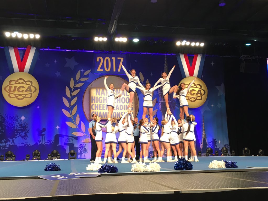 UCAupdates's tweet photo. Impressive pyramid work from these Large Varsity teams! #UCAnationals https://t.co/AM49OtqmMm