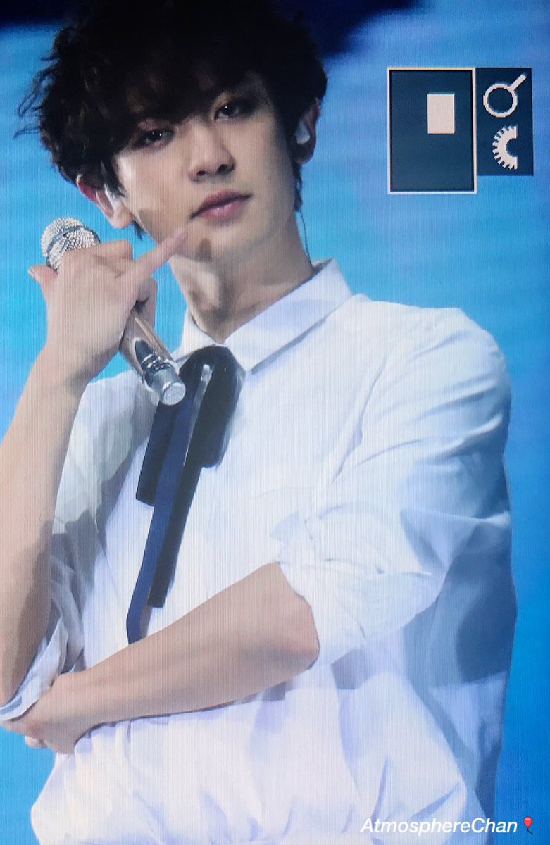 lee_nnaa1127's tweet photo. Handsome is #parkchanyeol #EXOrDIUMinHK https://t.co/nVaJsT2dYx
