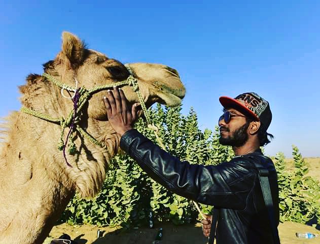 visualideator's tweet image. His name is Michael Jackson, after taking  selfie and riding on it for a day in the desert , he kinda likes me  I guess
#camels #jaisalmer