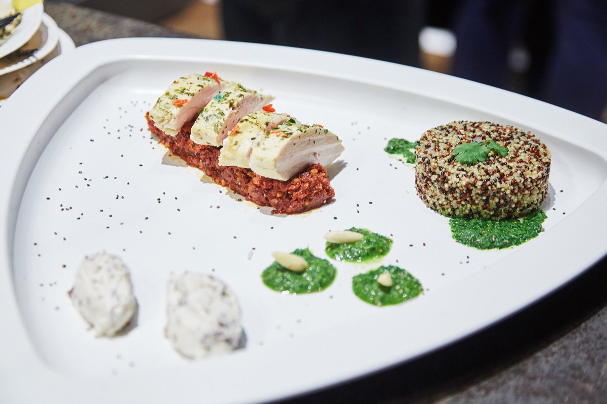 Chefs4Passion's tweet photo. #ShortCookingRace, il perfetto connubio tra design e tecnologia, al servizio della grande cucina
https://t.co/NzL2vHit9f
#vzug #frigo2000 https://t.co/AQMNTFYhJB