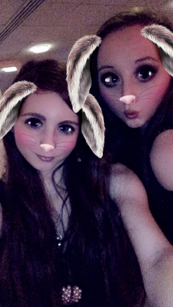 LittleKarrot's tweet photo. Last night with @tamara_sharpe Such a lovely girl! 💛😭🍷💋 #model #beautiful #actress #singer #nightout #mascaradeball #london #essex #uk https://t.co/vKCjhMx4BH
