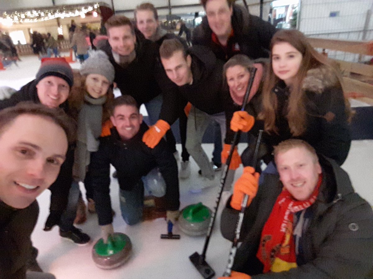 RuudvEck's tweet image. Een aanrader💪 #curlen @schaatsbaanrdam