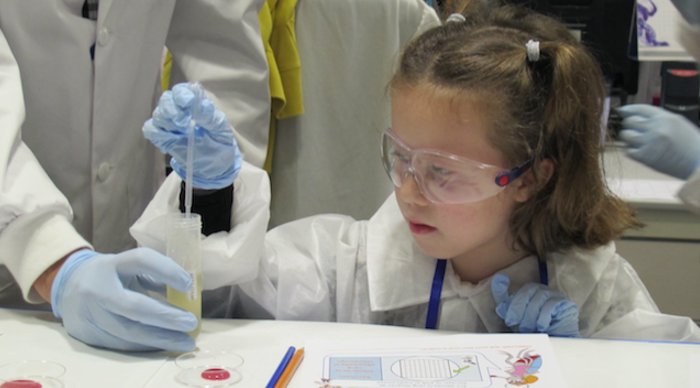 El papel de la mujer en la investigación científica y médica en el siglo XXI: un debate necesario ow.ly/g6pq308NFkP #MujeresEnCiencia