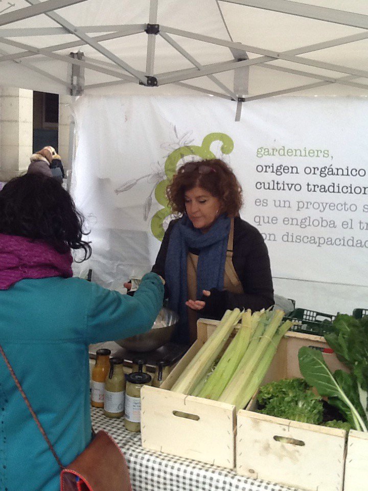 Tenemos a Ángela Alcalá, Vicerrectora de Estudiantes y Empleo de <a href="/unizar/">Universidad Zaragoza</a> como #FruteroPorUnDia.