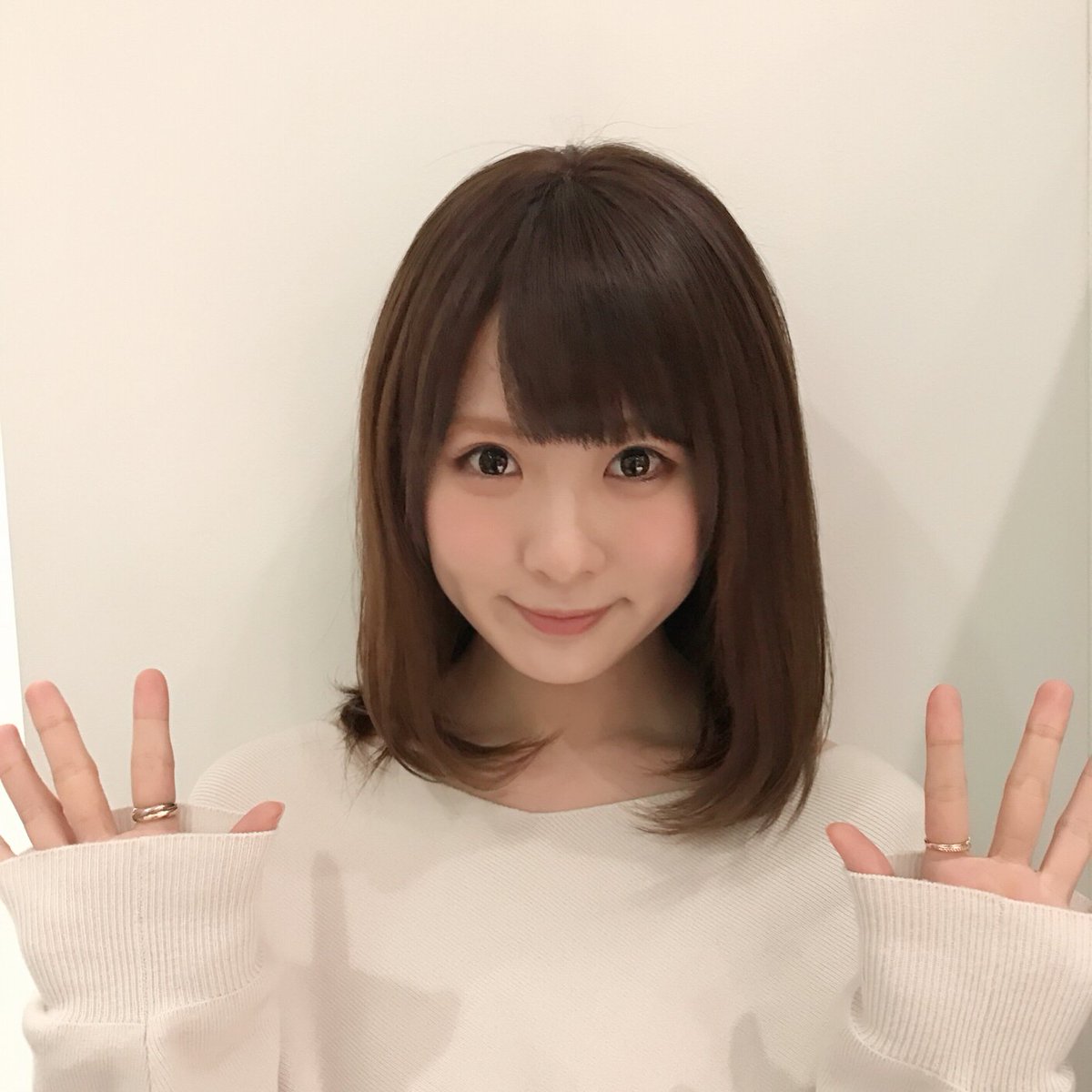 内田聡一郎 در توییتر 今日は声優の八島さららちゃん Sarara Ya が来店 スモーキーハニーなカラーにした鎖骨ラインのミディアムヘアです ただいま絶賛放送中のアニメ アイドル事変のヒロイン星菜夏月役を演じるさららちゃん 要チェックや