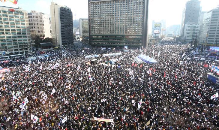 탄핵은 절대반대이며 태극기만이 대한민국을 살랍니다