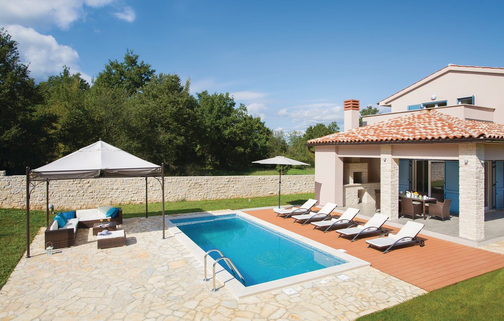 Er is ruimte voor 8 personen, wie nodig jij uit? goo.gl/w0pgzQ