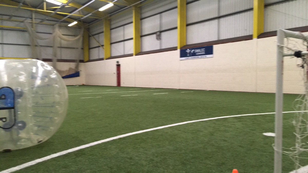 ImpactSoccer1's tweet photo. 🚨Fantastic local facility here at @RiscaRFC ! Can't wait to get this kids party started! No chance of it being called off in here 💪⚠️🌨🚨 https://t.co/v5gn2EfhEp