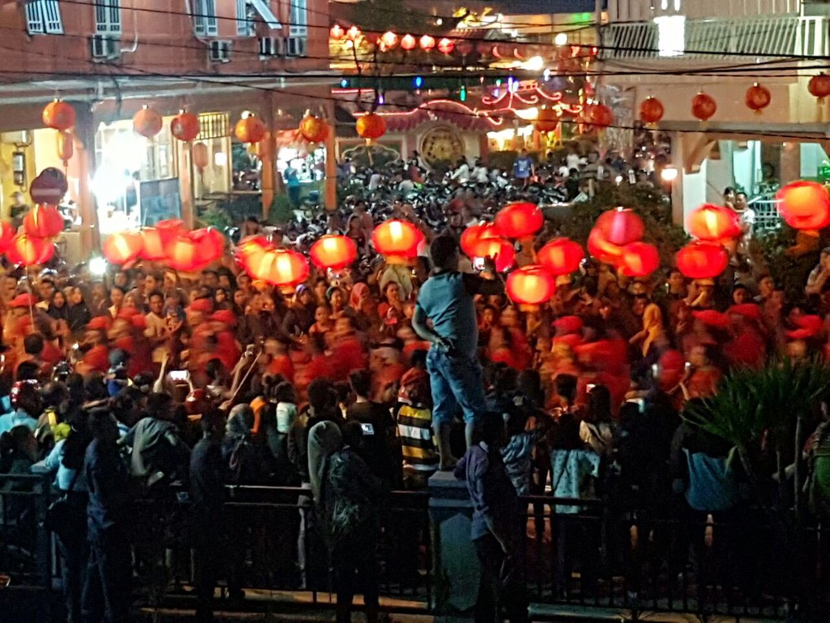KemenPariwisata's tweet photo. Festival Imlek Palembang Targetkan 25 Ribu Pengujung https://t.co/9Dmpjj2kgA
#PesonaIndonesia #capgomeh2017 https://t.co/VaAsggPtk9