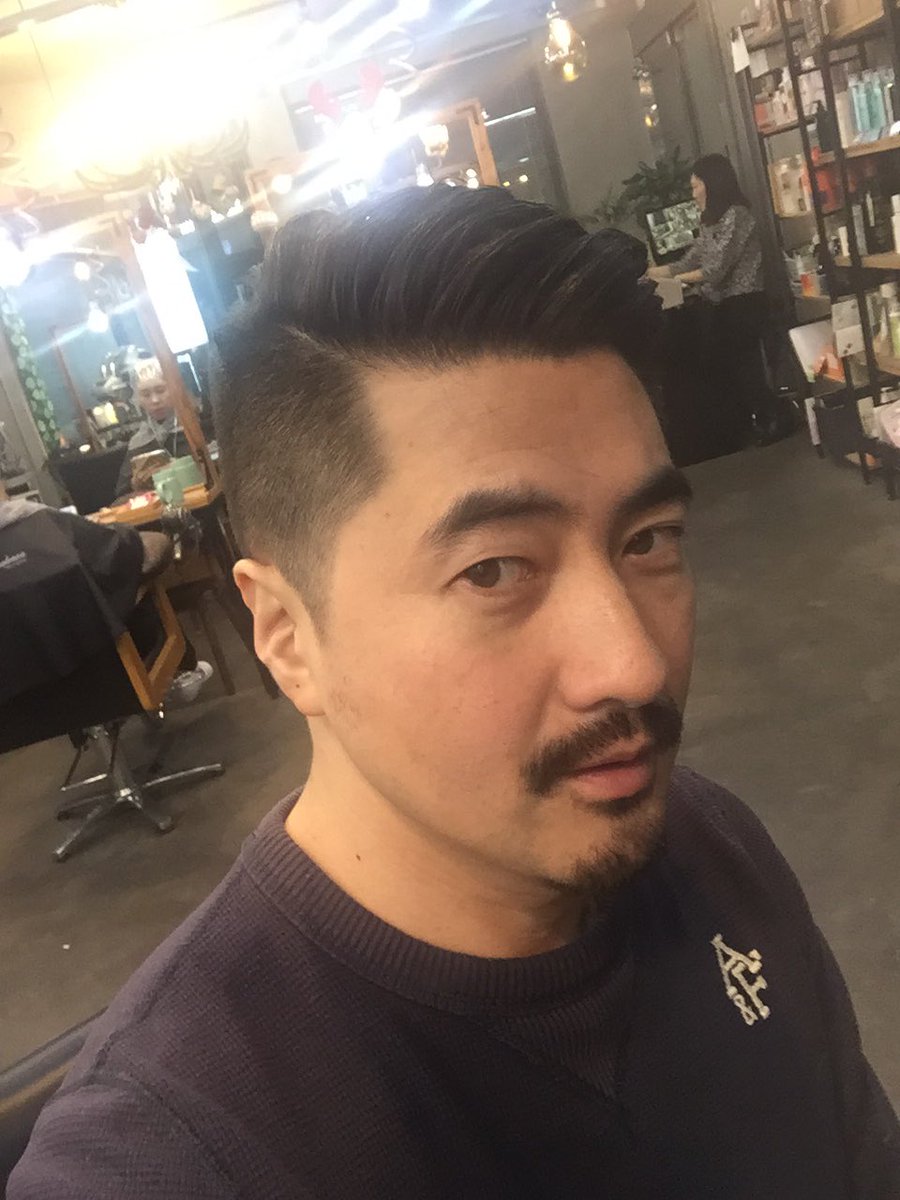 parkjunsik's tweet photo. 잘생겨지고 있다.
두렵군.
프로노예
프로일꾼
프로듀서의길. https://t.co/KDnFVR6vP1
