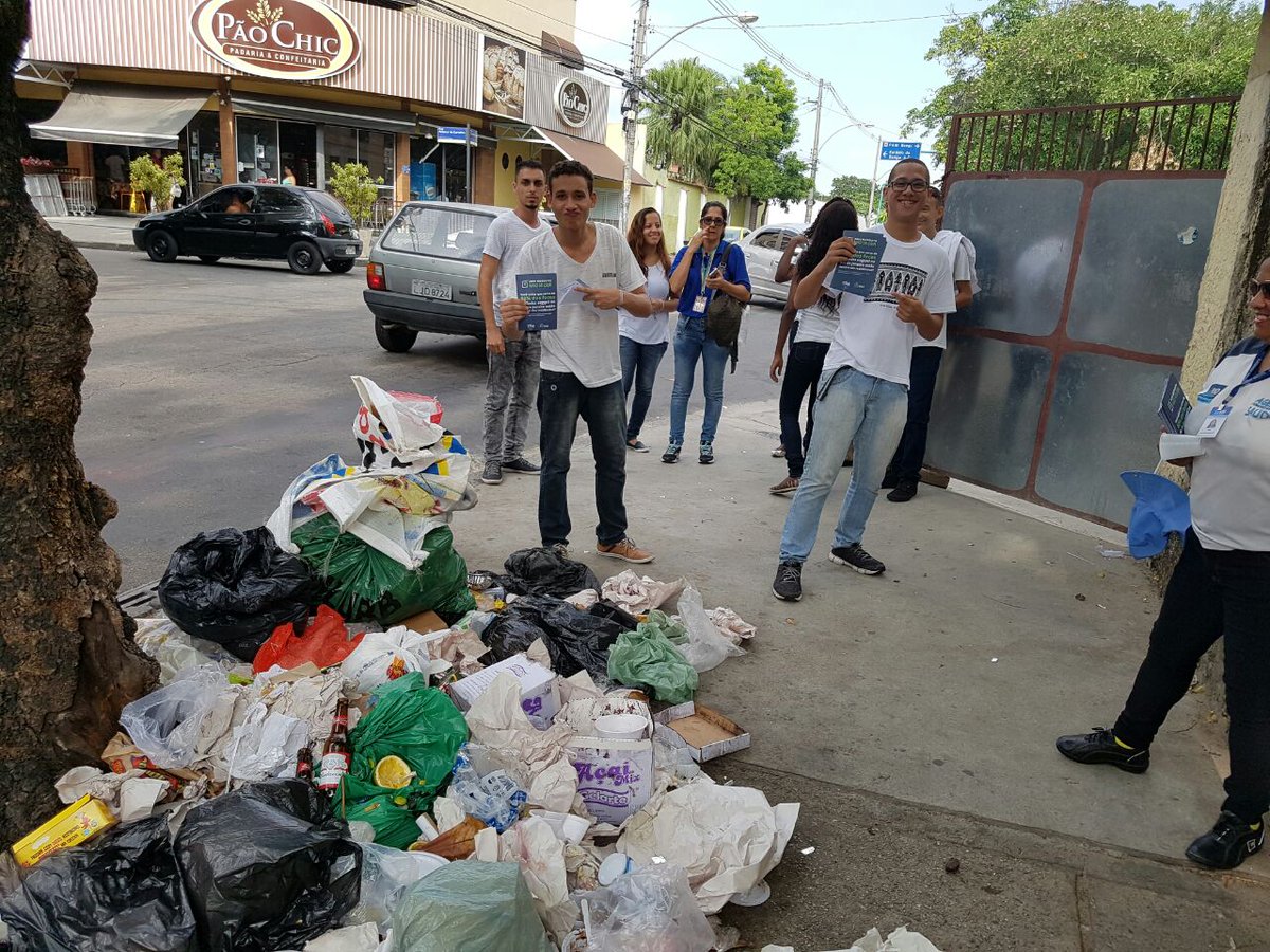 cms_mgsf51's tweet photo. Mantenha a cidade limpa, cidade limpa mosquito não se cria. 
#aquimosquitonaosecria https://t.co/IcD0Chv0lc