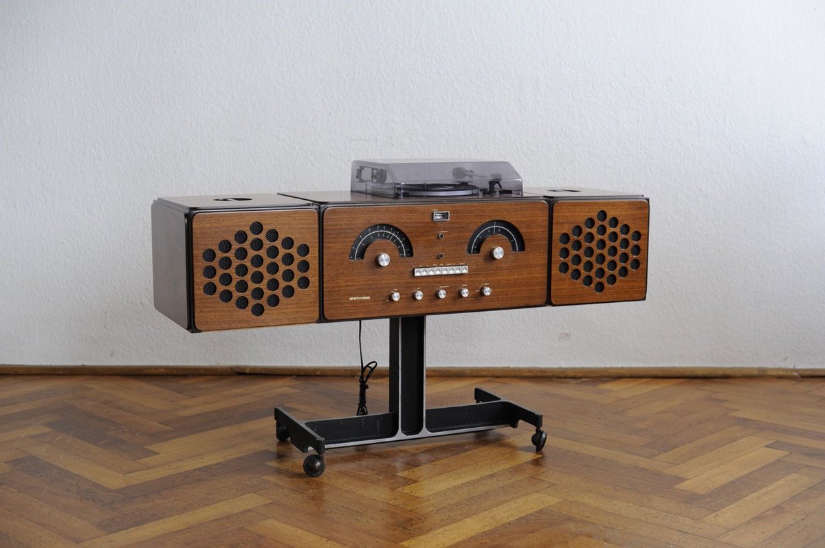 ClassicAlbumSun's tweet photo. Bowie had one, now you can too: Brionvega turntable goes on sale https://t.co/2qA0ZNWZU1 https://t.co/BpJLshcnGZ