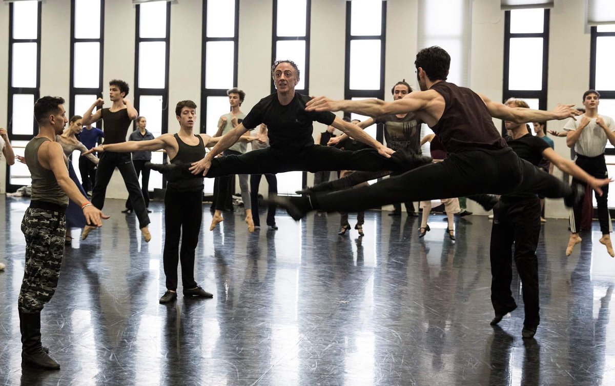 teatroallascala's tweet photo. Stasera alle 20 la Prima di #SerataStravinskij,Petruška di Michail Fokin e Le sacre du printemps ©Glen Tetley Legacy https://t.co/4MlOLF2Q8X https://t.co/evlFB43SZk
