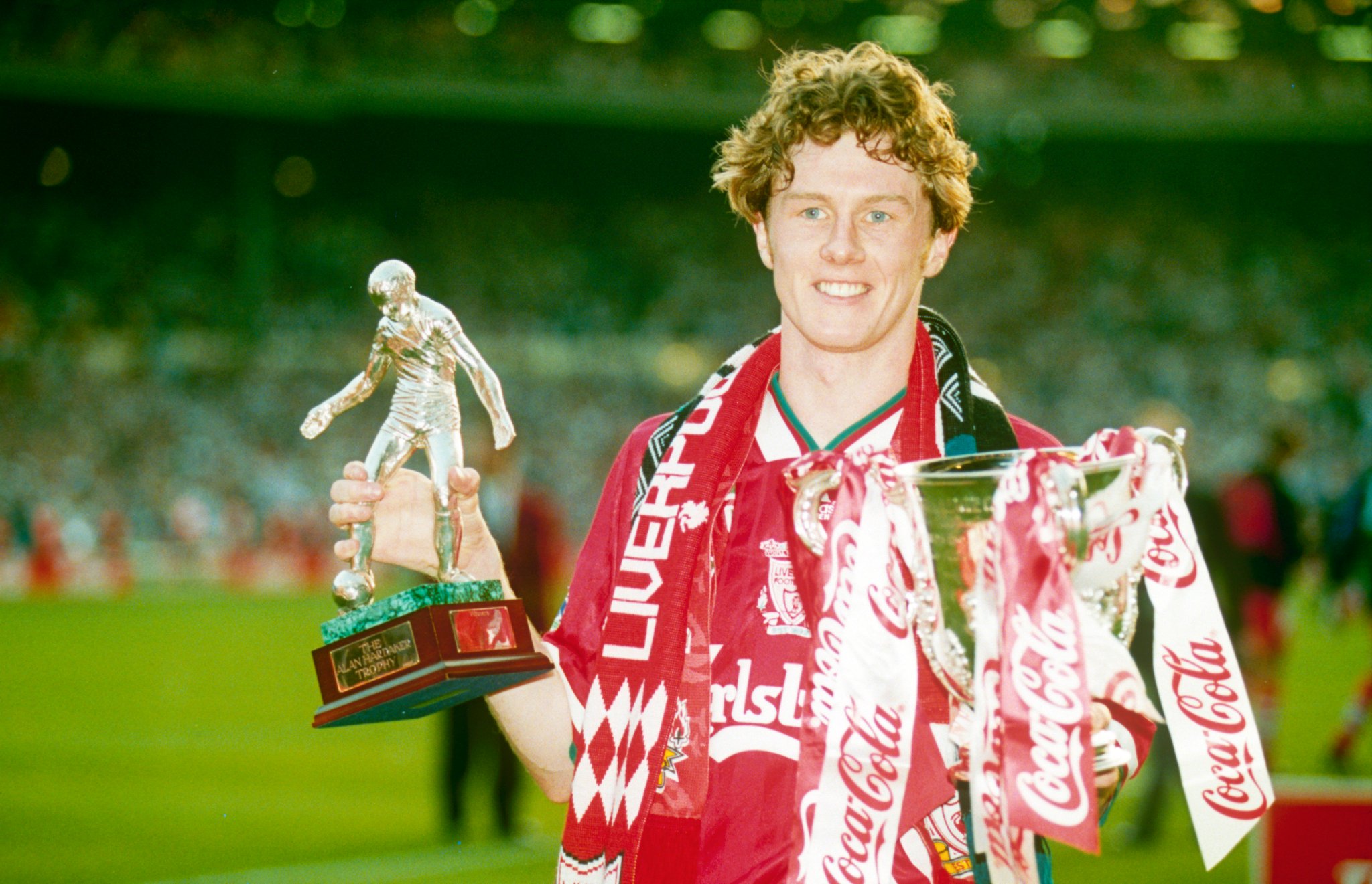 Steve McManaman turns 45 today...

Apps - 560 Goals - 80  Titles - 9 Happy Birthday, Macca!  