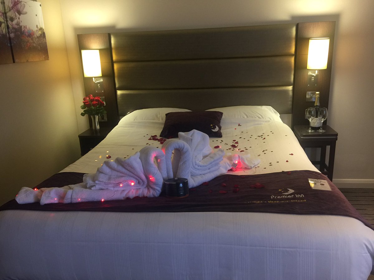 blckpoolbeachPI's tweet photo. She said yes so we made sure their room was extra romantic @traceybish @AndyFr4ncis @SDEBDD @placemadebyyou #piwow #loveisintheair #engaged https://t.co/0s2e3RWHQU